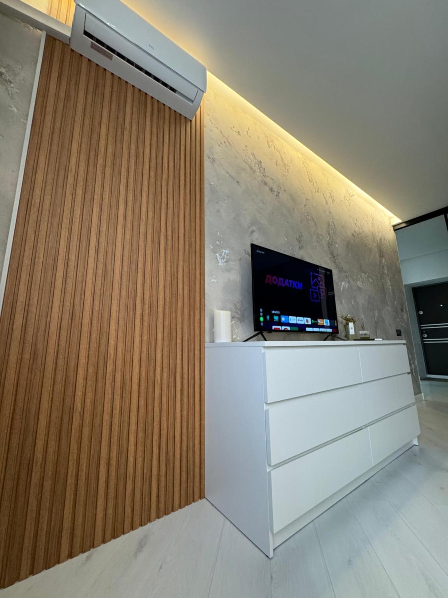 на поділлі Apartment *